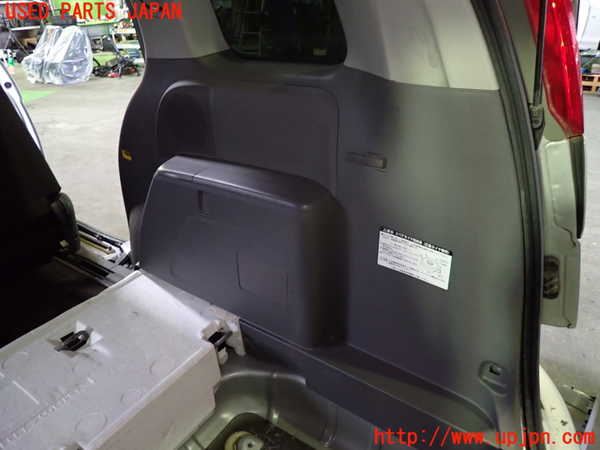 1UPJ-9233337675]アイシス(ANM10W)右リアピラートリム 中古_4