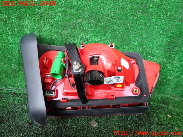 1UPJ-9233341550]アウディ・A6(4GCHVS)右リアフィニッシャー 中古_2