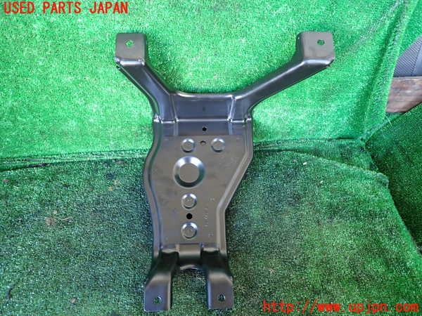 1UPJ-9233341700]アウディ・A6(4GCHVS)スペアタイヤキャリア 中古_2