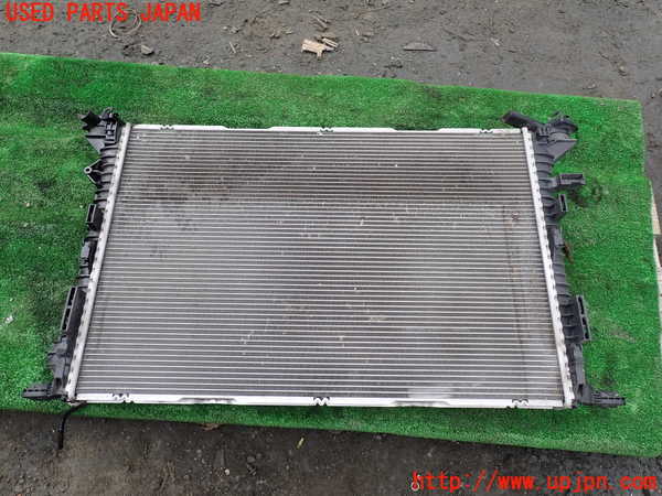 1UPJ-9233342321]アウディ・A6(4GCHVS)ラジエーター1 中古_2