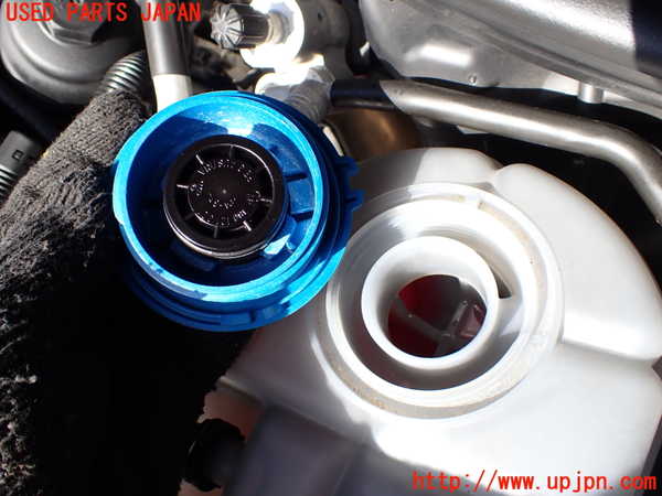 1UPJ-9233342410]アウディ・A6(4GCHVS)ラジエータータンク 中古_2