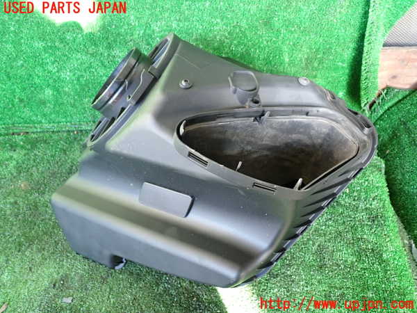 1UPJ-9233342560]アウディ・A6(4GCHVS)エアクリーナーボックス 中古_2
