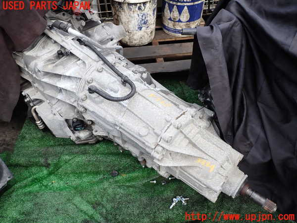 1UPJ-9233343010]アウディ・A6(4GCHVS)ミッション AT CHV 4WD 中古_2