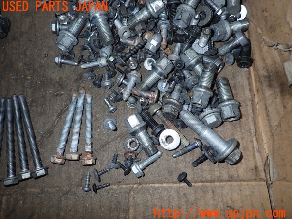 3UPJ=9233350720]VW ザ･ビートル ターボ(16CPL)ネジ・ナット・ステー類 セット ジャンク_5