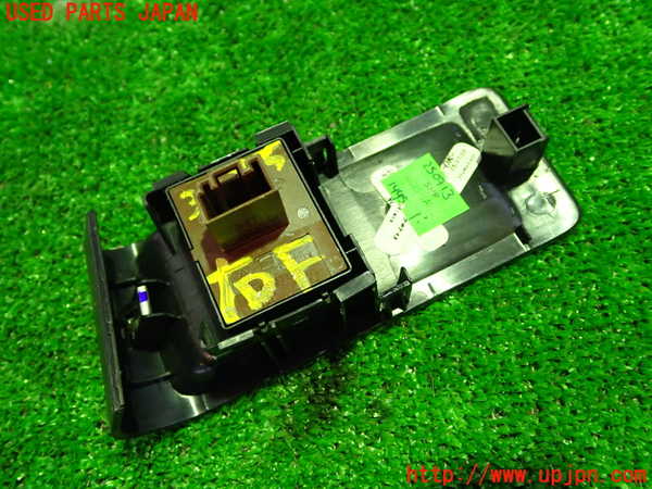 1UPJ-9233356240]VW ザ･ビートル(16CPL)右パワーウィンドウスイッチ 中古_2