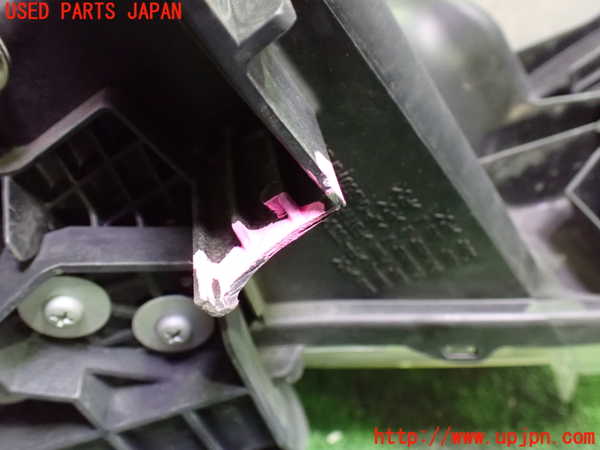 1UPJ-9233361132]セレナ Sハイブリッド(HC26)左ヘッドライト ハロゲン 中古_3