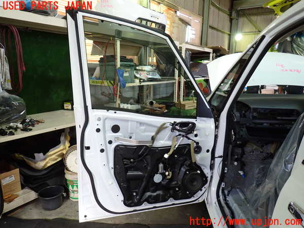 1UPJ-9233361260]セレナ Sハイブリッド(HC26)左前ドア M2H3U 中古_5