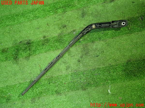 1UPJ-9233361661]セレナ Sハイブリッド(HC26)リアワイパーアーム1 中古_2