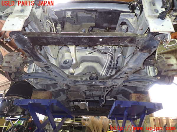 1UPJ-9233365285]セレナ Sハイブリッド(HC26)フロントメンバー 中古_4