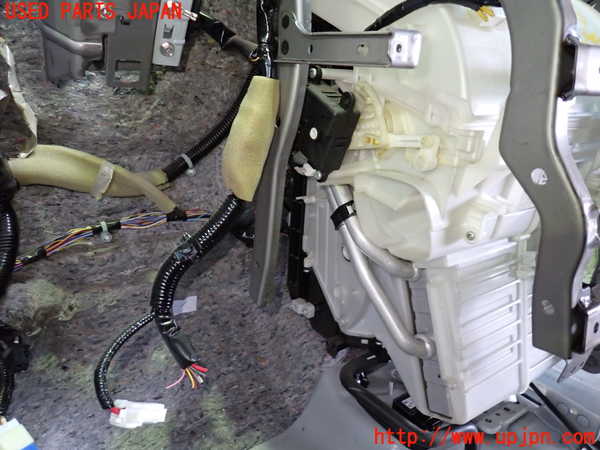 1UPJ-9233366081]セレナ Sハイブリッド(HC26)エバポレーター1 (フロント) 中古_3