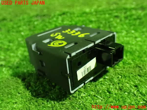 1UPJ-9233366311]セレナ Sハイブリッド(HC26)スイッチ6 (ヘッドランプレベリング) 中古_2