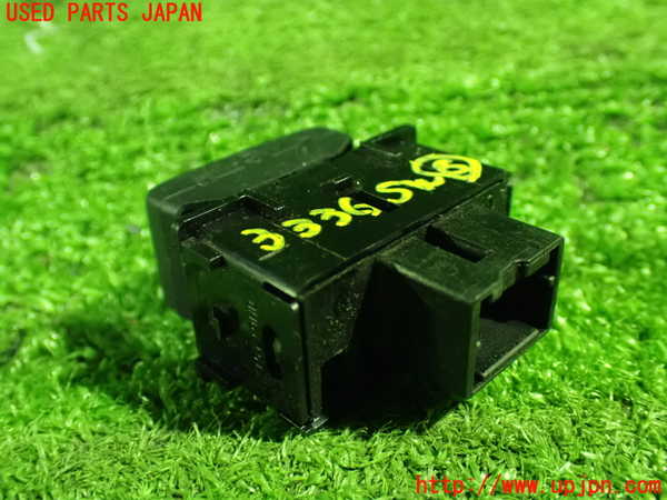 1UPJ-9233366313]セレナ Sハイブリッド(HC26)スイッチ8 (パワードア) 中古_2