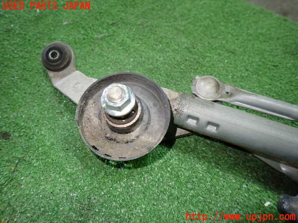 1UPJ-9233366770]セレナ Sハイブリッド(HC26)フロントワイパーモーター 中古_3