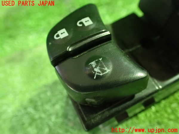 1UPJ-9233366240]セレナ Sハイブリッド(HC26)右前パワーウィンドウスイッチ 中古_2