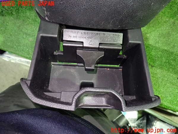 1UPJ-9233367549]セレナ Sハイブリッド(HC26)コンソール 中古_2