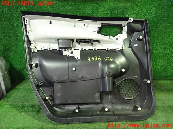 1UPJ-9233361234]セレナ Sハイブリッド(HC26)右前ドア内張り 中古_4