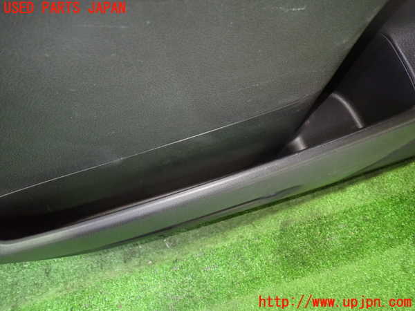 1UPJ-9233361264]セレナ Sハイブリッド(HC26)左前ドア内張り 中古_3