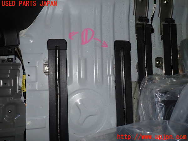 1UPJ-9233367496]セレナ Sハイブリッド(HC26)シートレール① (２列目右) 中古_2