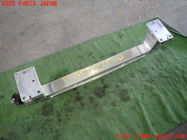 1UPJ-9233371014]アウディ・A5(8TCDNF)フロントバンパーホースメント 中古_3