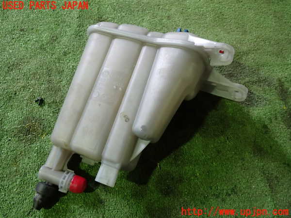1UPJ-9233372410]アウディ・A5(8TCDNF)ラジエータータンク 中古_2