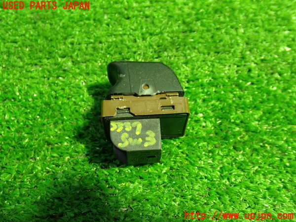 1UPJ-9233376308]アウディ・A5(8TCDNF)スイッチ3 (トランク) 中古_2