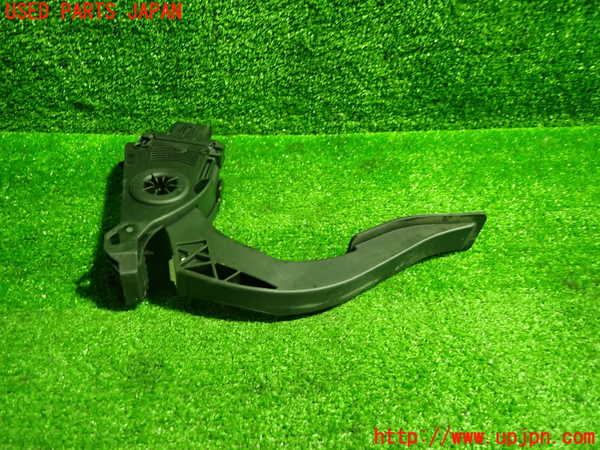 1UPJ-9233376381]アウディ・A5(8TCDNF)センサー1 (アクセルペダル) 中古_2