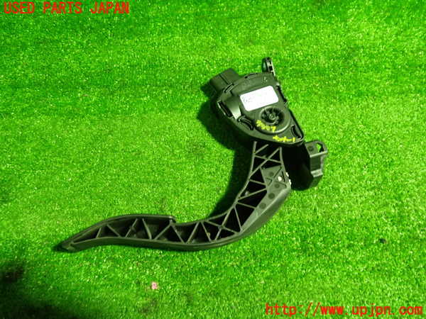 1UPJ-9233376381]アウディ・A5(8TCDNF)センサー1 (アクセルペダル) 中古_4