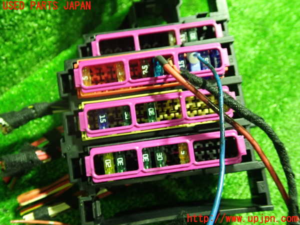 1UPJ-9233376741]アウディ・A5(8TCDNF)ヒューズボックス1 中古_2