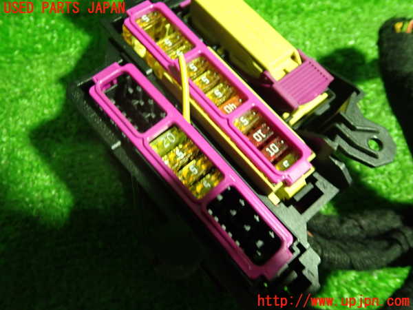 1UPJ-9233376743]アウディ・A5(8TCDNF)ヒューズボックス3 中古_2