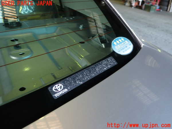 1UPJ-9233381560]カローラ アクシオ(NZE161)リアガラス 中古_2