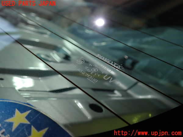 1UPJ-9233381560]カローラ アクシオ(NZE161)リアガラス 中古_3