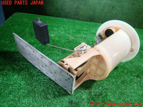 1UPJ-9233382510]カローラ アクシオ(NZE161)燃料ポンプ 中古_2