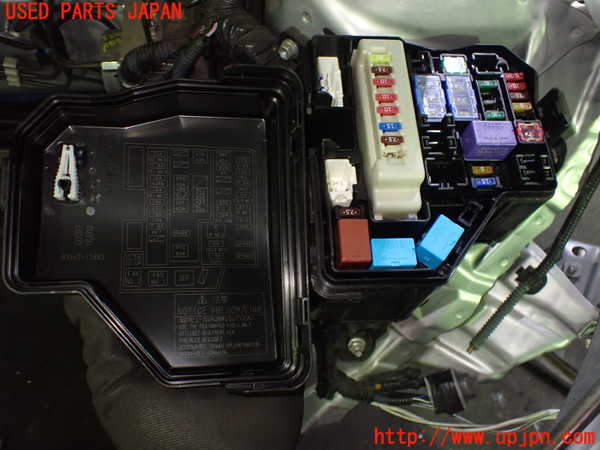 1UPJ-9233386742]カローラ アクシオ(NZE161)ヒューズボックス2 中古_2