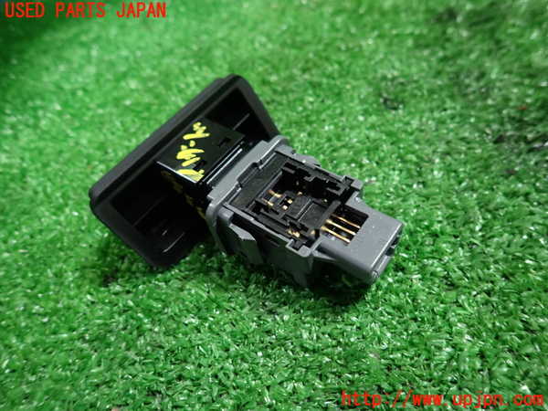 1UPJ-9233386290]カローラ アクシオ(NZE161)ハザードスイッチ 中古_2