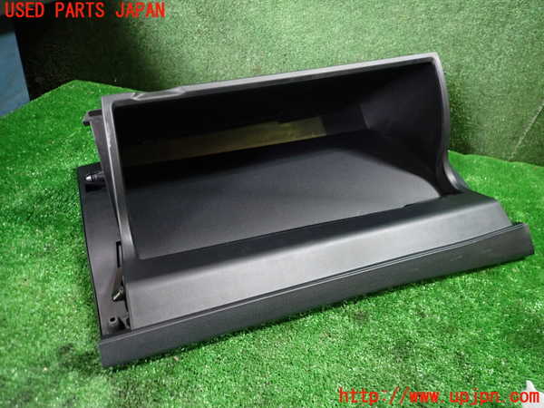 1UPJ-9233387516]カローラ アクシオ(NZE161)グローブボックス1 中古_3