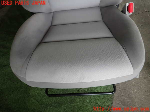1UPJ-9233387035]カローラ アクシオ(NZE161)運転席シート 中古_4
