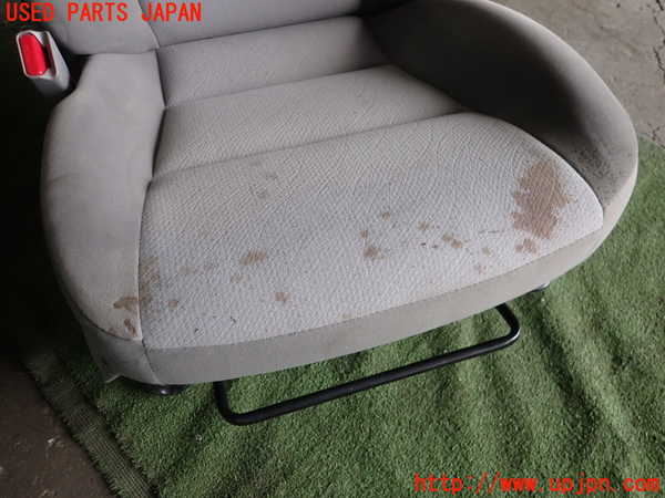 1UPJ-9233387065]カローラ アクシオ(NZE161)助手席シート 中古_4