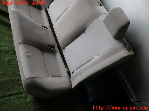 1UPJ-9233387385]カローラ アクシオ(NZE161)リアシート 中古_3