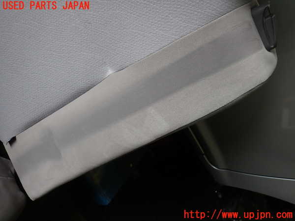 1UPJ-9233387385]カローラ アクシオ(NZE161)リアシート 中古_4