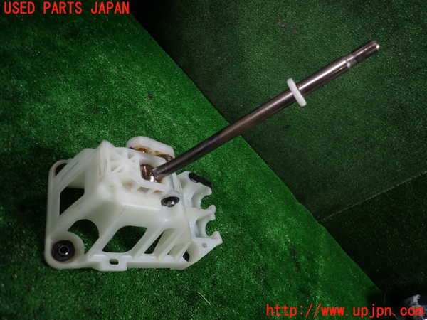 1UPJ-9233387560]カローラ アクシオ(NZE161)MTシフトレバー 中古_2