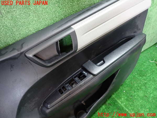 1UPJ-9233381234]カローラ アクシオ(NZE161)右前ドア内張り 中古_2