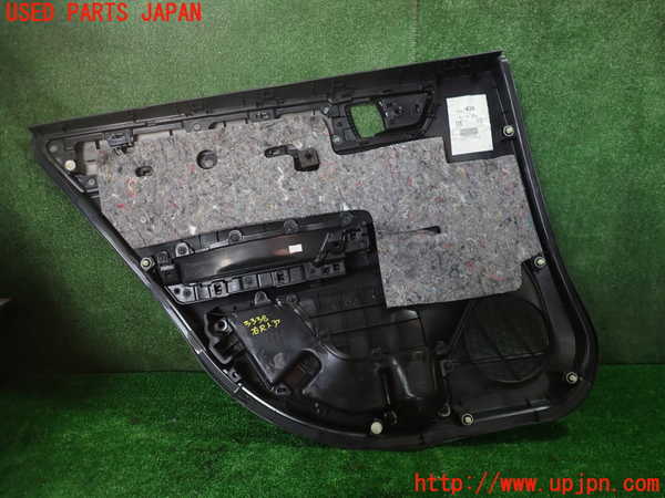 1UPJ-9233381294]カローラ アクシオ(NZE161)右後ドア内張り 中古_4