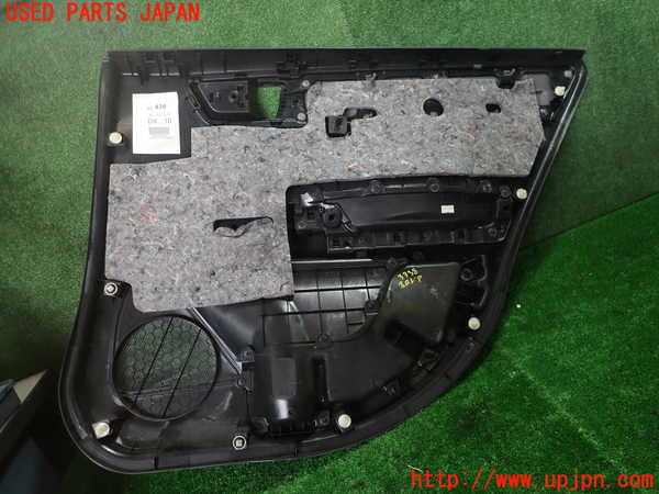 1UPJ-9233381324]カローラ アクシオ(NZE161)左後ドア内張り 中古_4