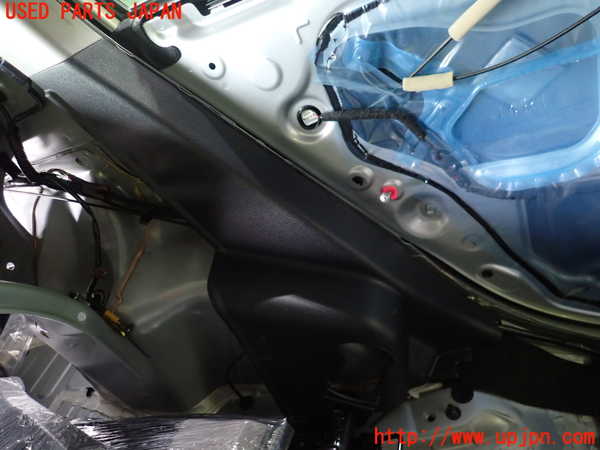 1UPJ-9233387680]カローラ アクシオ(NZE161)左リアピラートリム 中古_3