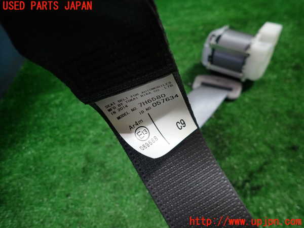 1UPJ-9233387135]カローラ アクシオ(NZE161)真中2列目シートベルト 中古_3