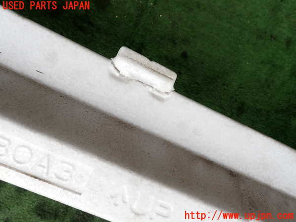 2UPJ-9233391014]レクサス・CT200h(ZWA10)フロントバンパーホースメント 中古_4