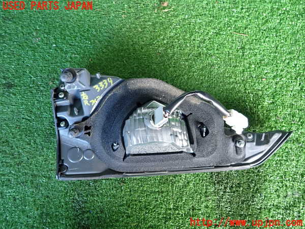 2UPJ-9233391550]レクサス・CT200h(ZWA10)右リアフィニッシャー 中古_2