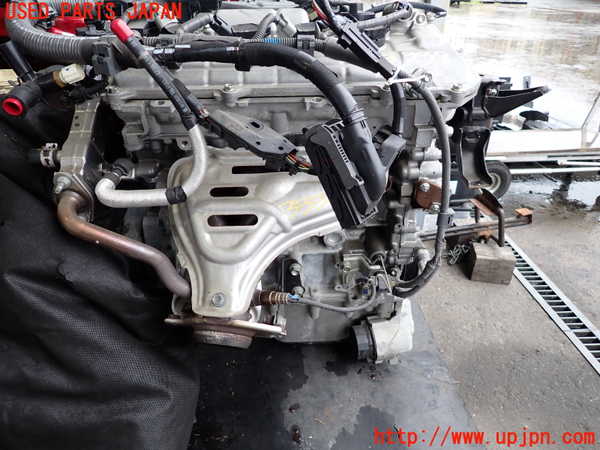 2UPJ-9233392010]レクサス・CT200h(ZWA10)エンジン 2ZR-FXE 中古_3
