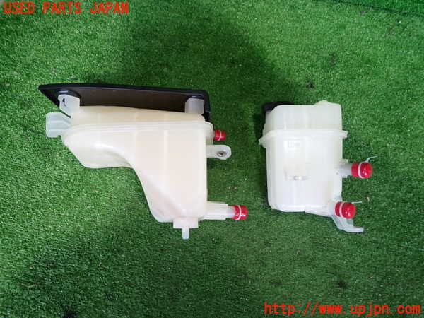2UPJ-9233392410]レクサス・CT200h(ZWA10)ラジエータータンク 中古_2