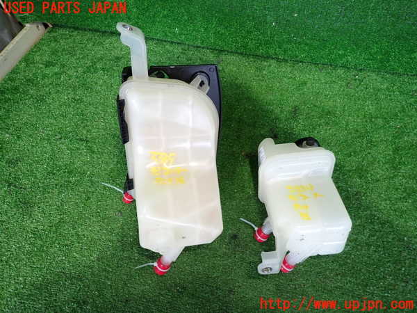 2UPJ-9233392410]レクサス・CT200h(ZWA10)ラジエータータンク 中古_3